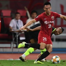 爱游戏中国-上海上港主场摧城拔寨，势不可挡连胜()