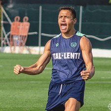 爱游戏体育-多特蒙德被曝有意签下桑切斯，球队欲挖潜()