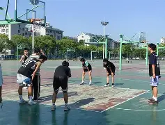 爱游戏体育-篮球比赛现场一球定胜负，球迷情绪高涨()  第1张